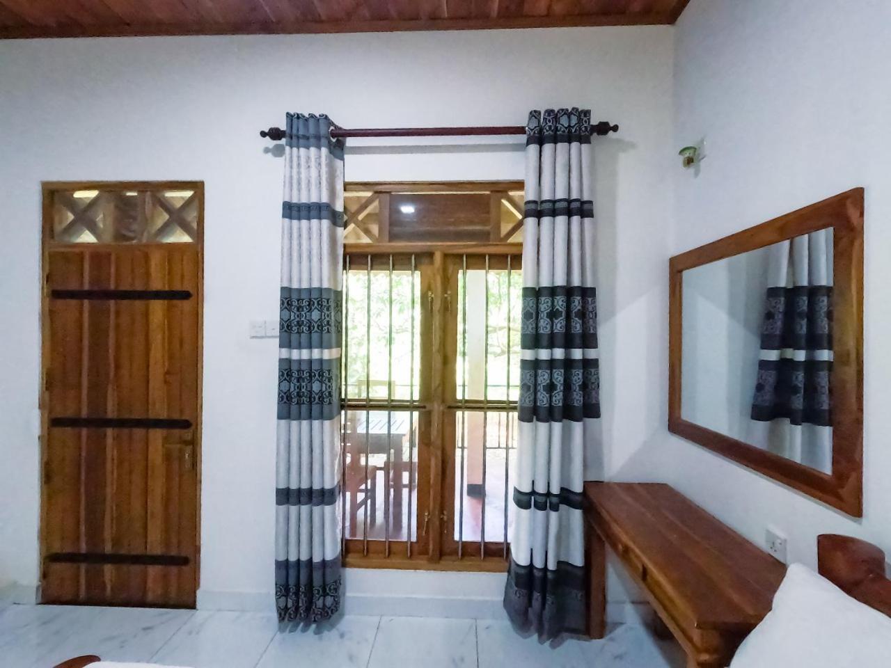 Wild Heaven Udawalawe Hotel ภายนอก รูปภาพ